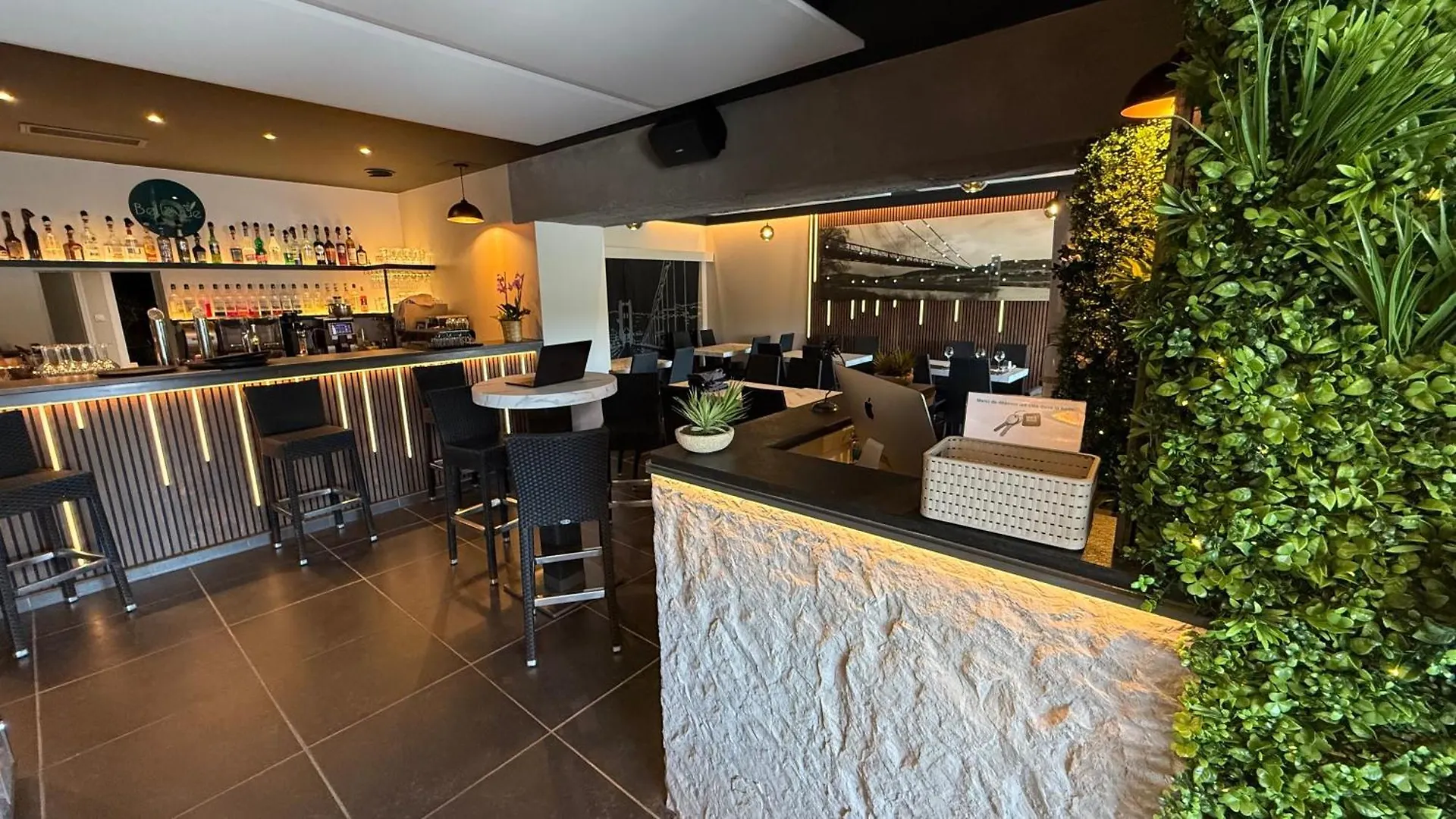 Logis Hotel Restaurant Bellevue Saint-Martin-dʼArdèche 3*,  Francia